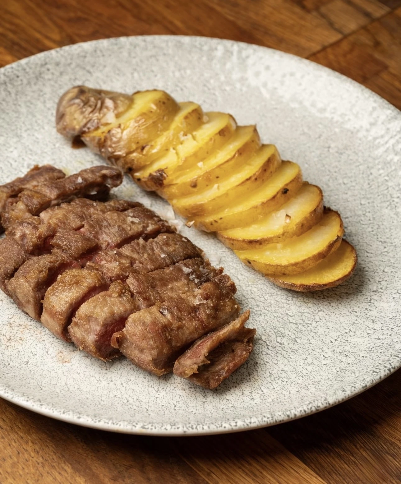 Pluma ibérica con patata asada